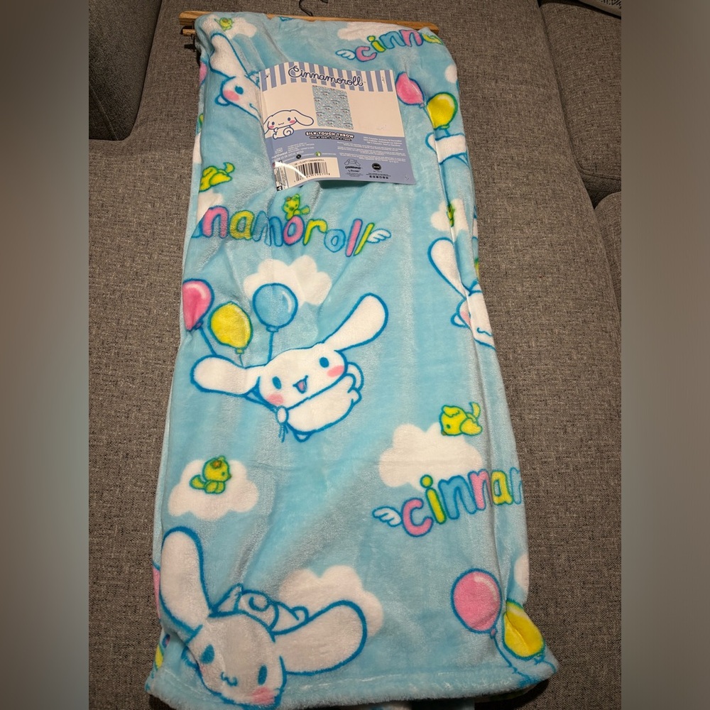 Sanrio cinnamaroll blanket